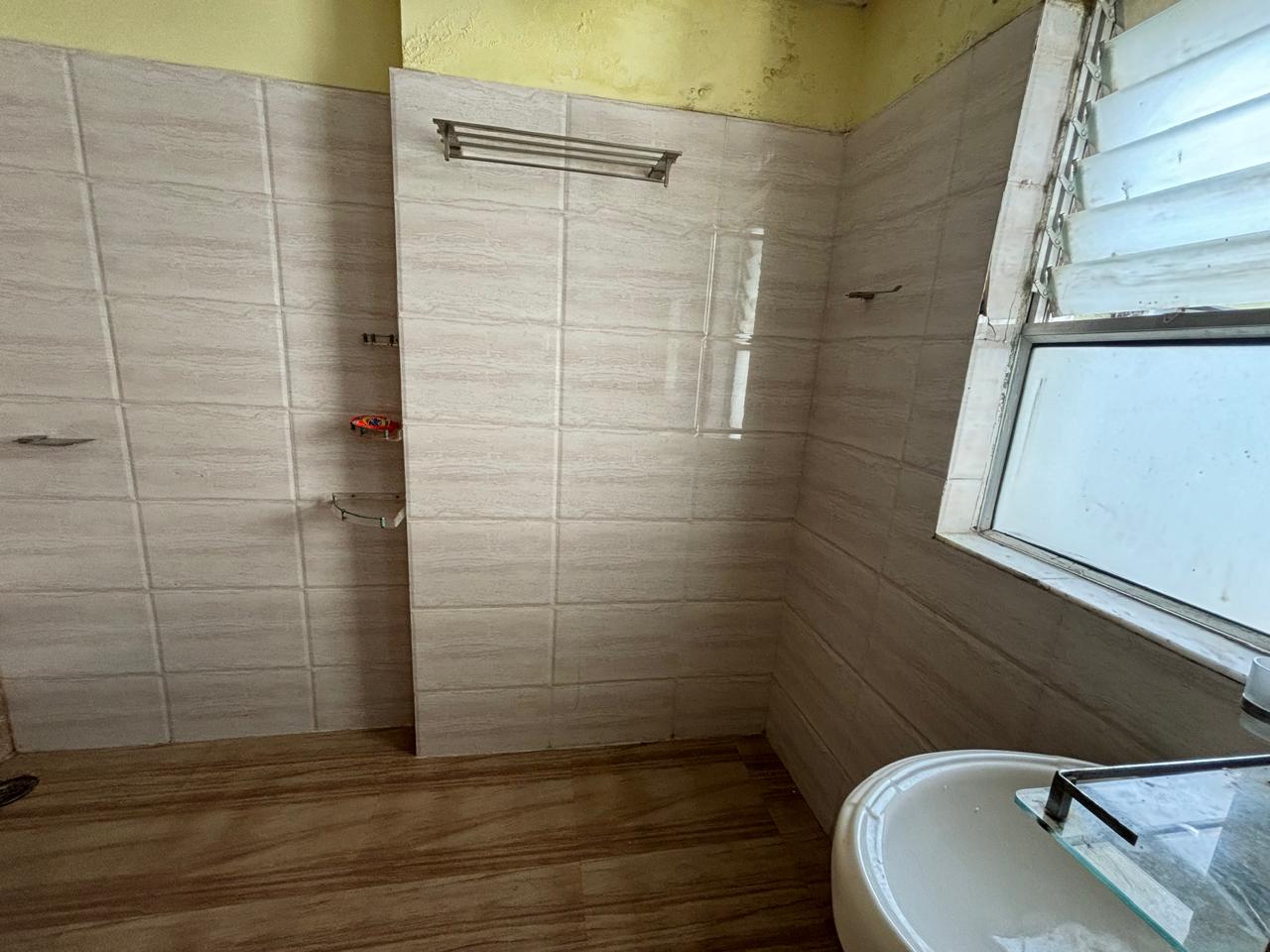 Unfurnished 4bhk in Baghorbori Rd, Bagharbari, Guwahati, Assam, India for Rent